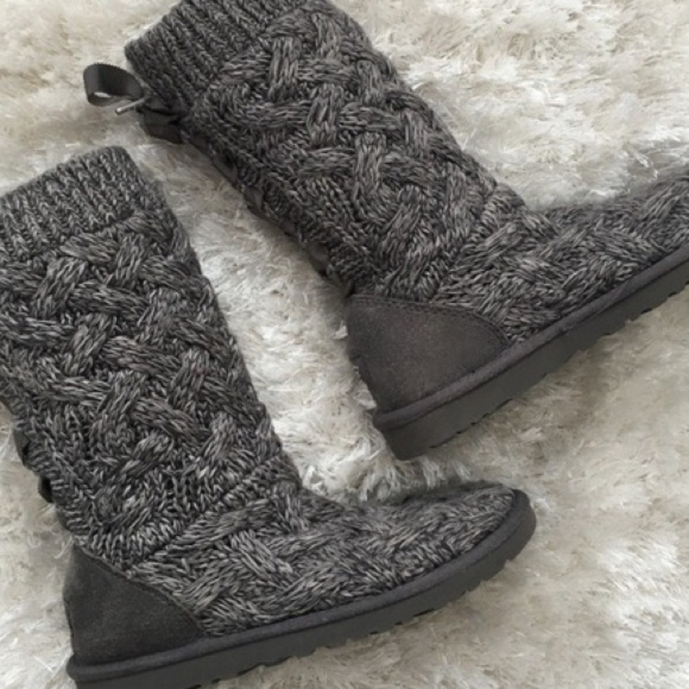Open to offers ❤️UGG Australia Isla Boot 😍